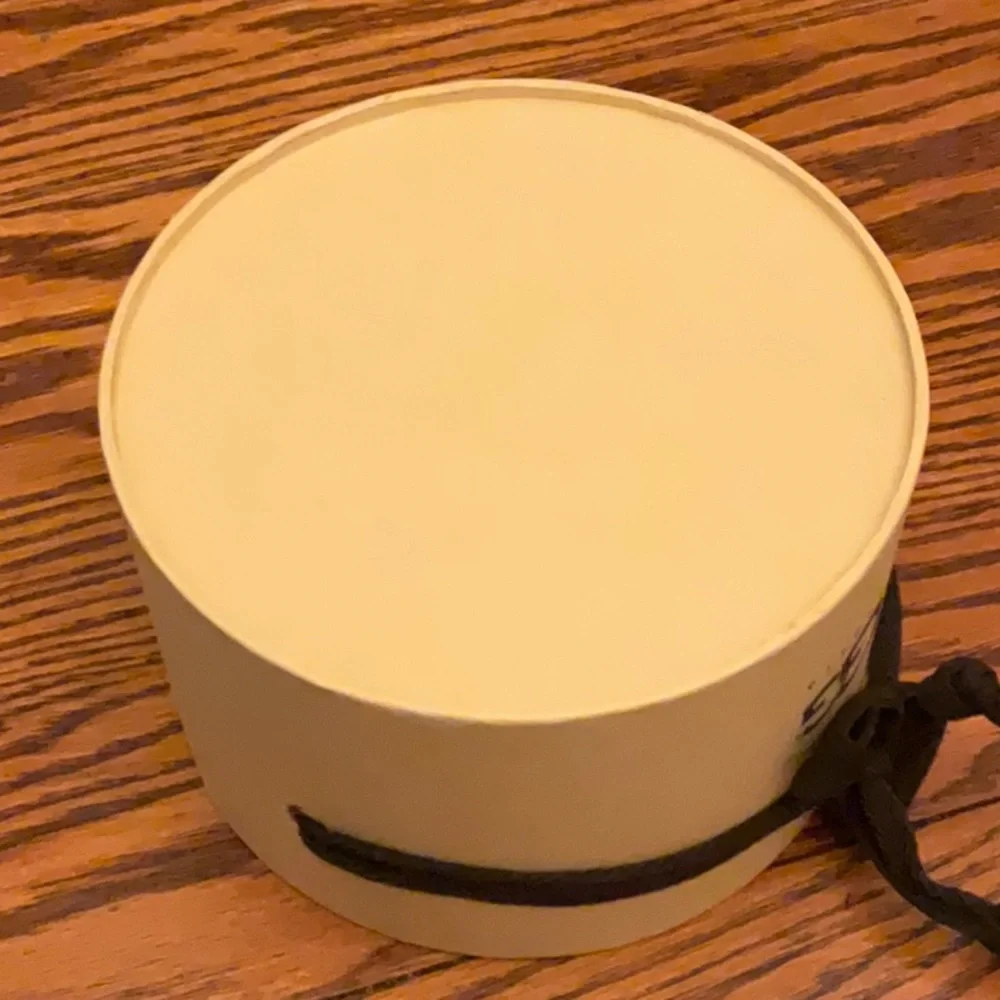 Empty UGG Box *🤩 pick a free gift $3-$20 to go in this empty box 🤩* - Picture 4 of 7